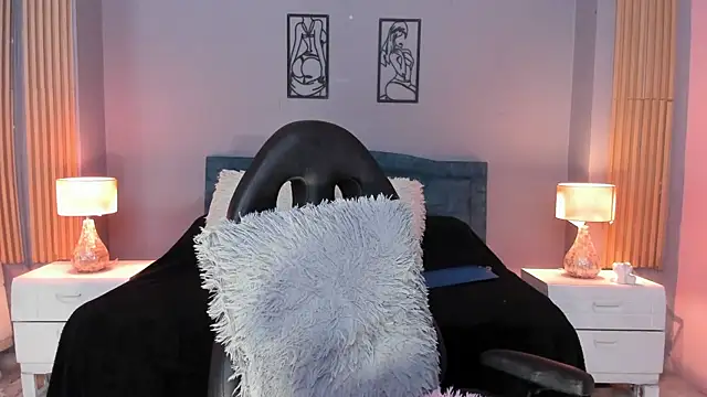 RamonaSimons online show from December 20, 2025, 8:33 pm