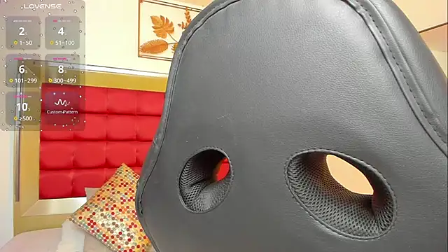 FaloonRoussel online show from November 11, 2025, 6:25 pm