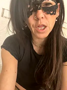 EmySkinny85 online show from January 6, 2026, 7:45 am