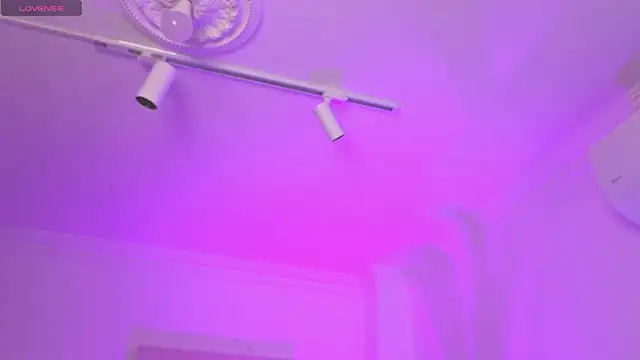 Aleejaa   online show from November 17, 2025, 11:03 am