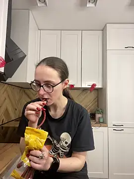 MartiniiSelenna online show from March 20, 2026, 6:47 am