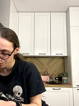 MartiniiSelenna online show from November 13, 2025, 6:50 am