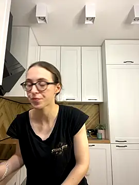 MartiniiSelenna online show from November 27, 2025, 6:47 am