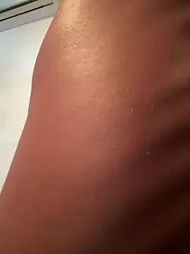 Snapshot of Rose-euphoria chatting on October 14, 2025, 1:34 pm Rose-euphoria online show from October 14, 2025, 1:34 pm