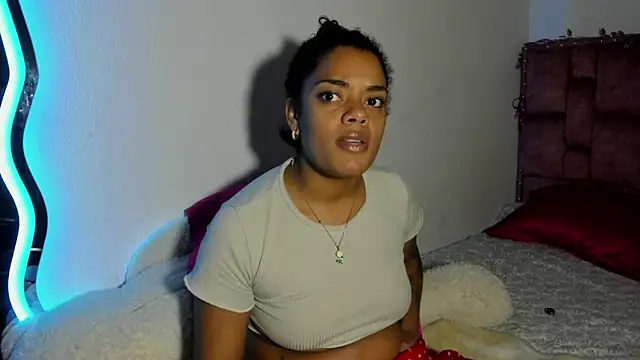 ladyrd1 online show from March 14, 2026, 4:07 am