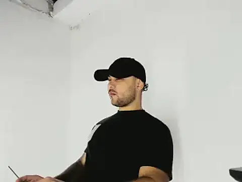 Sebas-hott online show from October 29, 2025, 10:31 pm