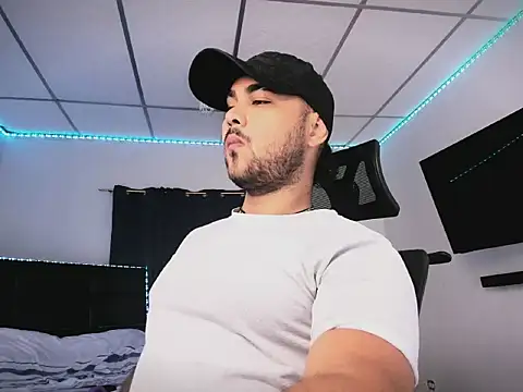 Sebas-hott online show from February 6, 2026, 10:28 pm