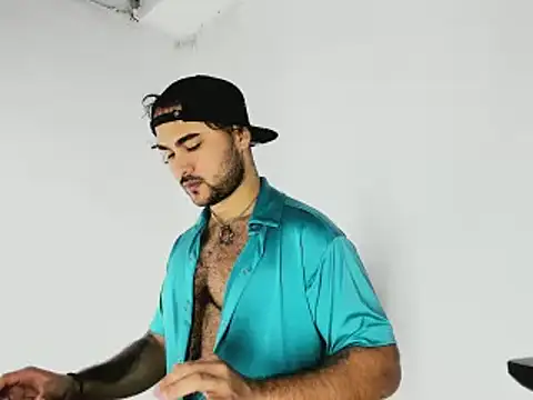 Sebas-hott online show from November 6, 2025, 9:30 pm