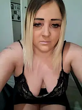Snapshot of Miss_skia chatting on February 10, 2025, 1:01 pm Miss skia online show from February 10, 2025, 1:01 pm