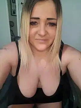 Snapshot of Miss_skia chatting on February 14, 2025, 7:28 am Miss skia online show from February 14, 2025, 7:28 am