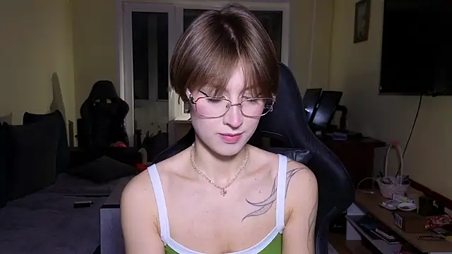 MalvinaBlum online show from February 23, 2026, 12:17 pm