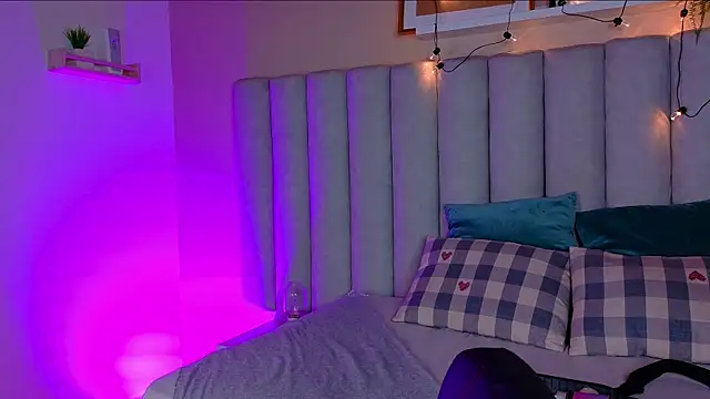 alaia-rogers online show from October 20, 2025, 11:44 am