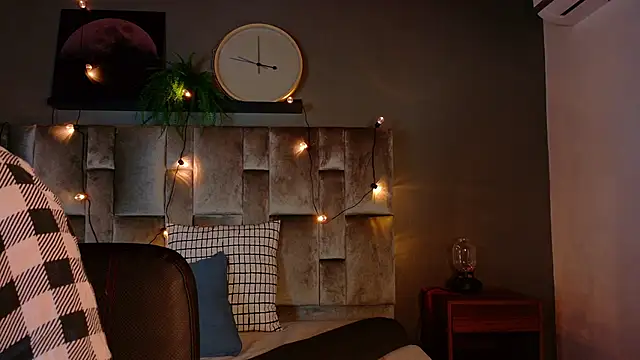 alaia-rogers online show from October 7, 2025, 11:33 am