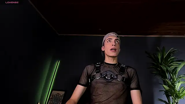 Angel Snowhotxxx online show from November 28, 2025, 11:16 pm