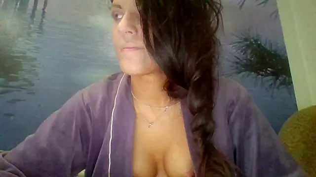 Snapshot of AliceTailor chatting on July 7, 2026, 8:45 pm AliceTailor online show from July 7, 2026, 8:45 pm