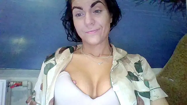 Snapshot of AliceTailor chatting on July 9, 2026, 8:52 pm AliceTailor online show from July 9, 2026, 8:52 pm