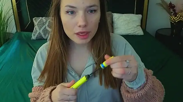 IceDanielles online show from April 10, 2026, 1:07 pm