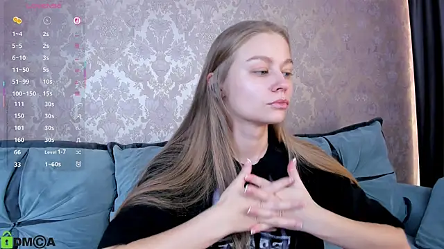 Snapshot of Polumna_cute chatting on October 11, 2025, 1:23 pm Polumna cute online show from October 11, 2025, 1:23 pm