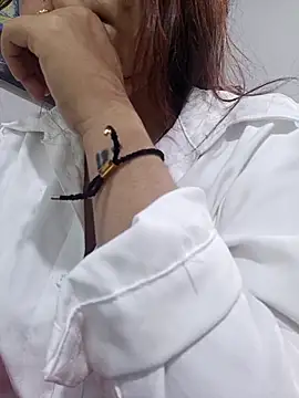 ZUCAAT online show from April 12, 2026, 1:42 am