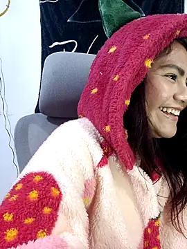 ZUCAAT online show from October 11, 2025, 4:02 am