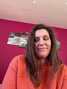 Snapshot of Lwhite1 chatting on March 3, 2025, 4:47 pm Lwhite1 online show from March 3, 2025, 4:47 pm