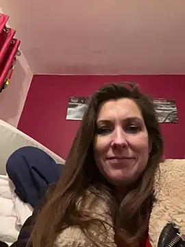 Snapshot of Lwhite1 chatting on March 5, 2025, 12:05 am Lwhite1 online show from March 5, 2025, 12:05 am