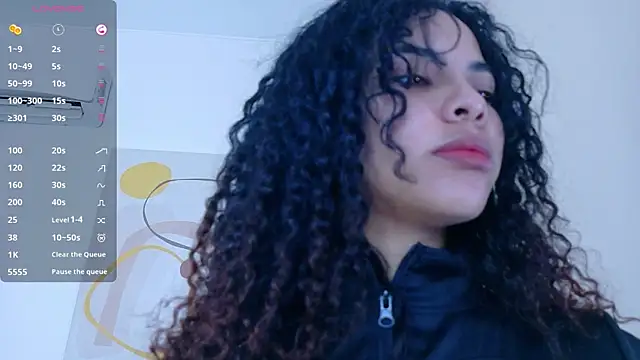 Snapshot of littleebonny chatting on May 27, 2026, 12:12 pm littleebonny online show from May 27, 2026, 12:12 pm