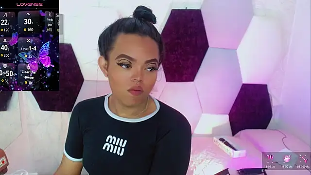 Snapshot of KayleighDreams_ chatting on February 10, 2026, 2:43 am KayleighDreams online show from February 10, 2026, 2:43 am