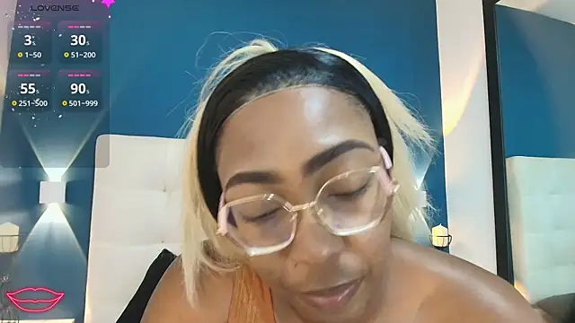 Snapshot of dirtyvictoria chatting on January 7, 2026, 8:14 pm dirtyvictoria online show from January 7, 2026, 8:14 pm