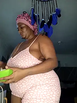 CocoBootyyy online show from February 7, 2026, 4:48 pm