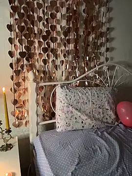 BeatriceTender online show from February 11, 2026, 5:02 pm