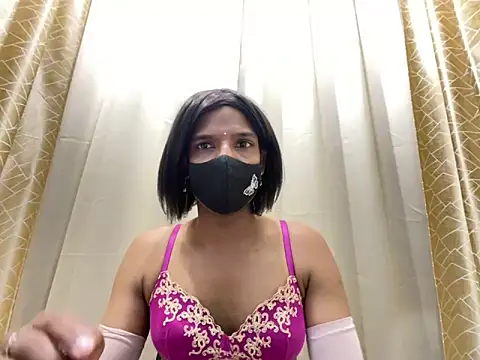 TransLisa7 online show from June 17, 2026, 8:14 am