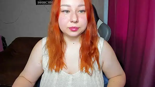 Snapshot of Milafoxxxy chatting on September 17, 2025, 8:38 am Milafoxxxy online show from September 17, 2025, 8:38 am