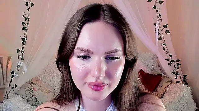 Snapshot of MishkaMe chatting on November 7, 2025, 3:49 pm MishkaMe online show from November 7, 2025, 3:49 pm