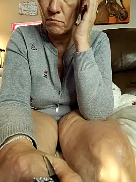 Snapshot of TheDime chatting on February 4, 2026, 2:06 am TheDime online show from February 4, 2026, 2:06 am