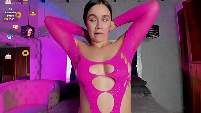 Snapshot of Taiissa_ chatting on February 11, 2026, 8:41 pm Taiissa online show from February 11, 2026, 8:41 pm