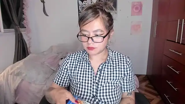 Snapshot of StephaniFox chatting on February 10, 2026, 3:05 am StephaniFox online show from February 10, 2026, 3:05 am