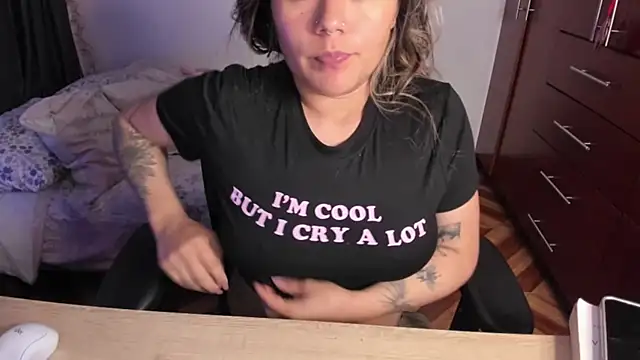 StephaniFox online show from November 7, 2025, 1:54 am