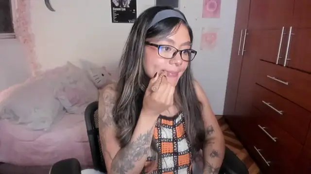 Snapshot of StephaniFox chatting on January 19, 2026, 4:49 am StephaniFox online show from January 19, 2026, 4:49 am