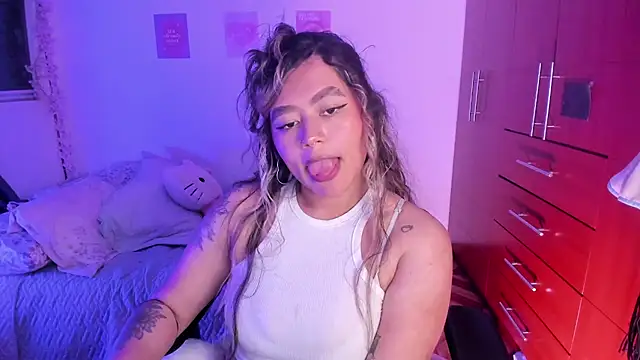 StephaniFox online show from October 14, 2025, 11:14 pm