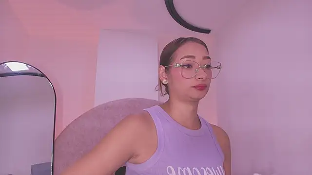 vale ross  online show from April 11, 2026, 3:03 am