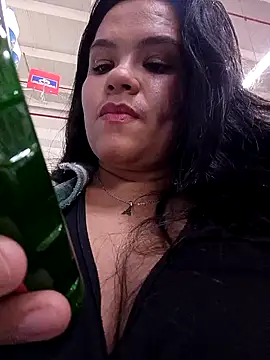 Snapshot of Julieta-tits chatting on January 28, 2025, 8:36 pm Julieta-tits online show from January 28, 2025, 8:36 pm