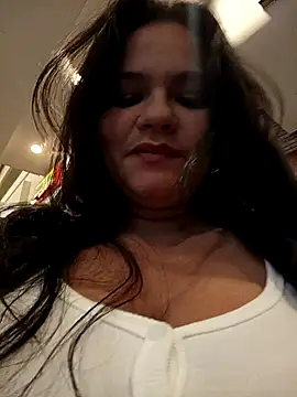 Snapshot of Julieta-tits chatting on December 12, 2024, 12:05 am Julieta-tits online show from December 12, 2024, 12:05 am
