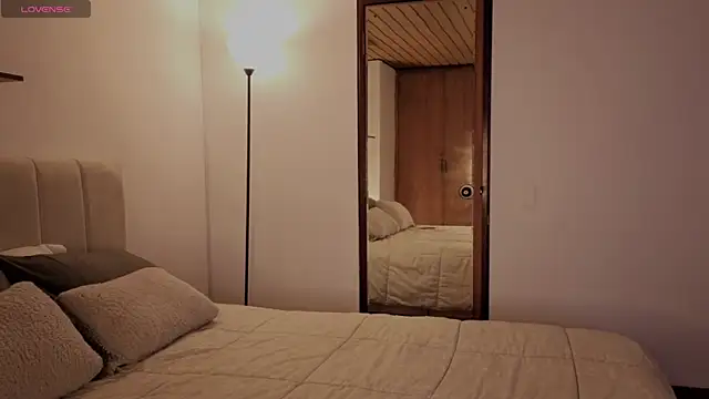 Roxxy mora online show from October 1, 2025, 9:29 pm