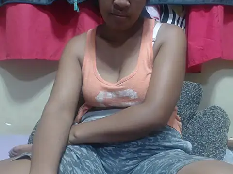 Snapshot of Linda_sexy chatting on February 25, 2026, 3:01 pm Linda sexy online show from February 25, 2026, 3:01 pm