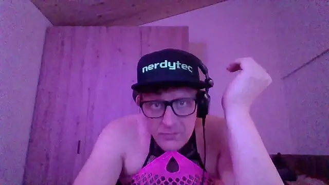 Bigthroaterboy online show from October 8, 2025, 7:58 pm