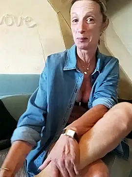 Snapshot of tatianasexymilf chatting on June 2, 2026, 2:50 pm tatianasexymilf online show from June 2, 2026, 2:50 pm