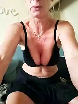 Snapshot of tatianasexymilf chatting on May 23, 2026, 4:17 pm tatianasexymilf online show from May 23, 2026, 4:17 pm