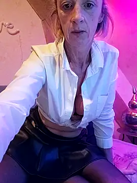 Snapshot of tatianasexymilf chatting on January 14, 2026, 4:10 pm tatianasexymilf online show from January 14, 2026, 4:10 pm