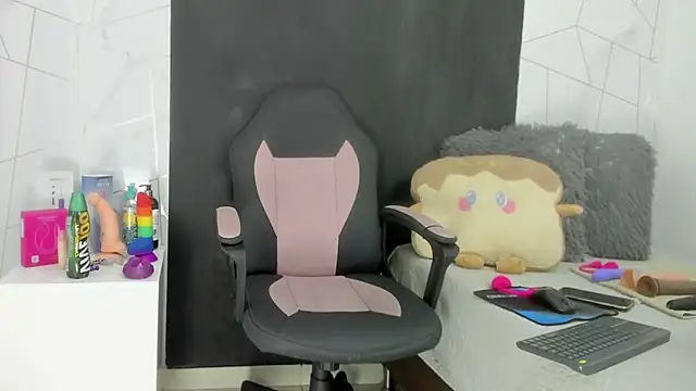 galatea rous online show from October 9, 2025, 7:58 pm